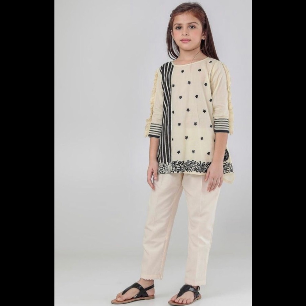 Embroidered top for girls